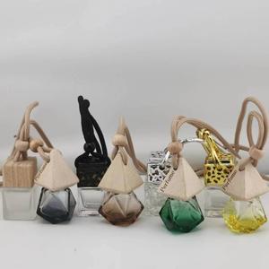 车载透明玻璃香薰瓶车载香水瓶车内装饰品空瓶车载挂件香 水挥发瓶